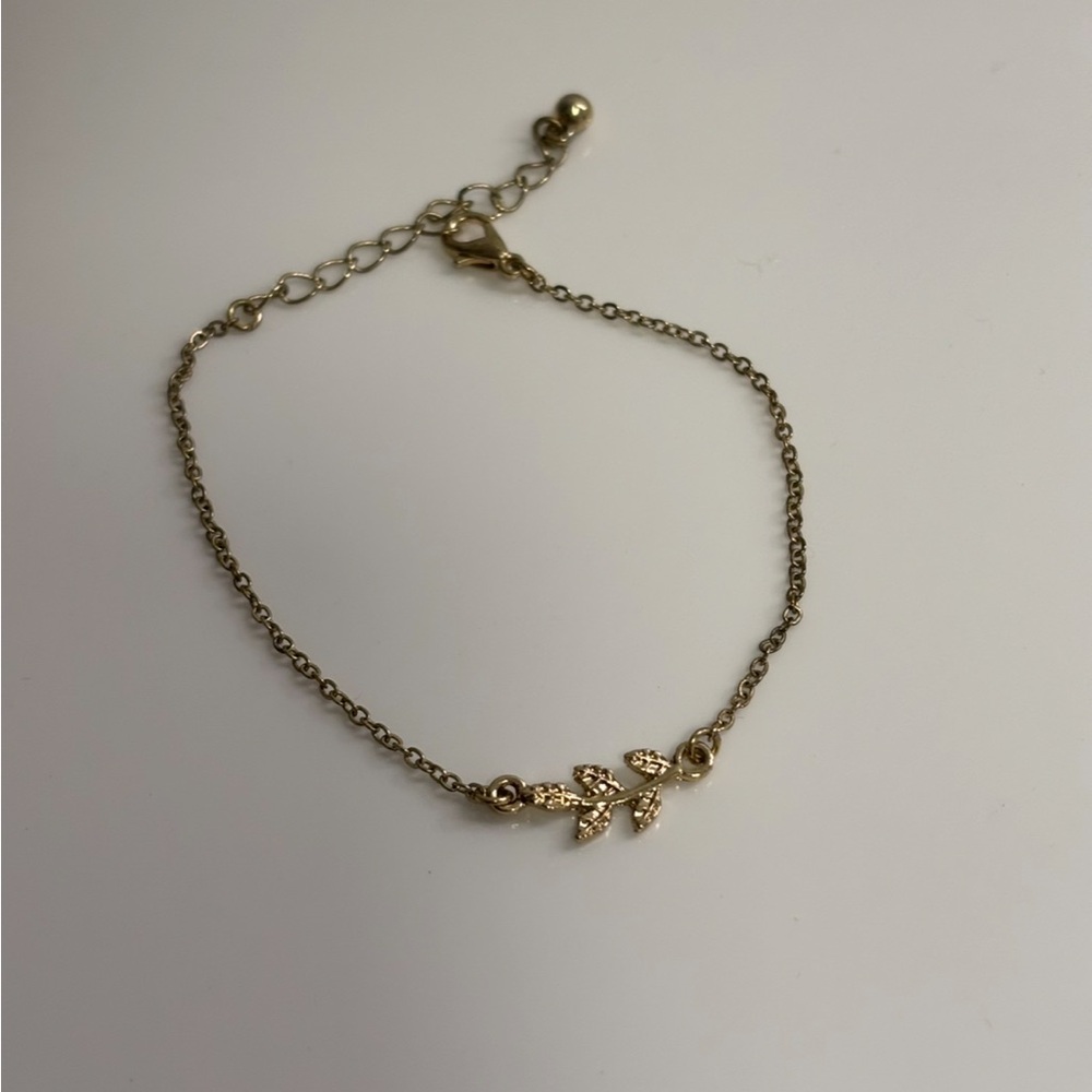 Elegant Gold Leaf Bracelet